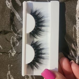 Unice brand beautiful lashes